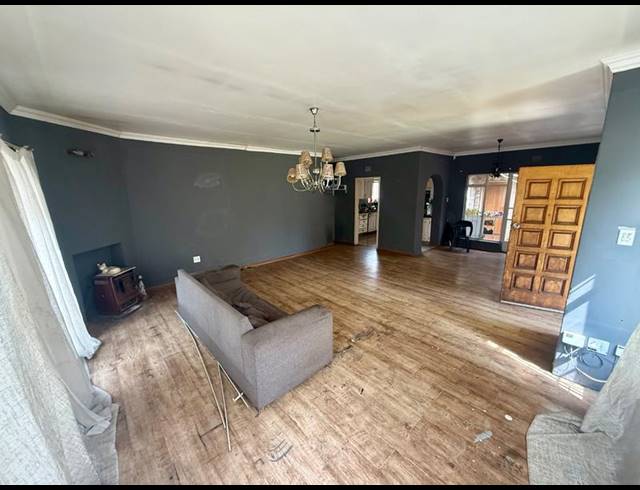 4 BEDROOM HOUSE FOR SALE IN VANDERBIJLPARK SE 7